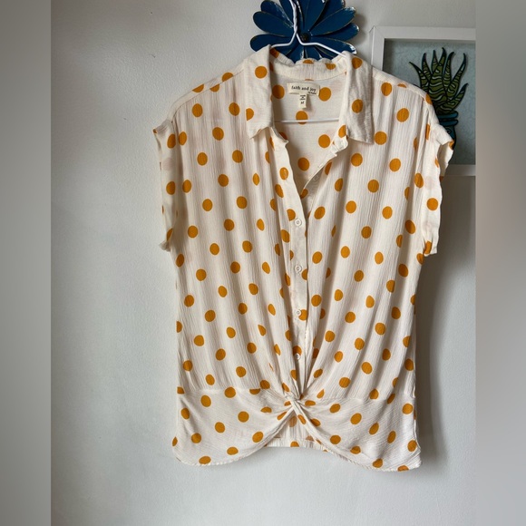 Faith and Joy Polka Dot Top Size Medium - Picture 6 of 10